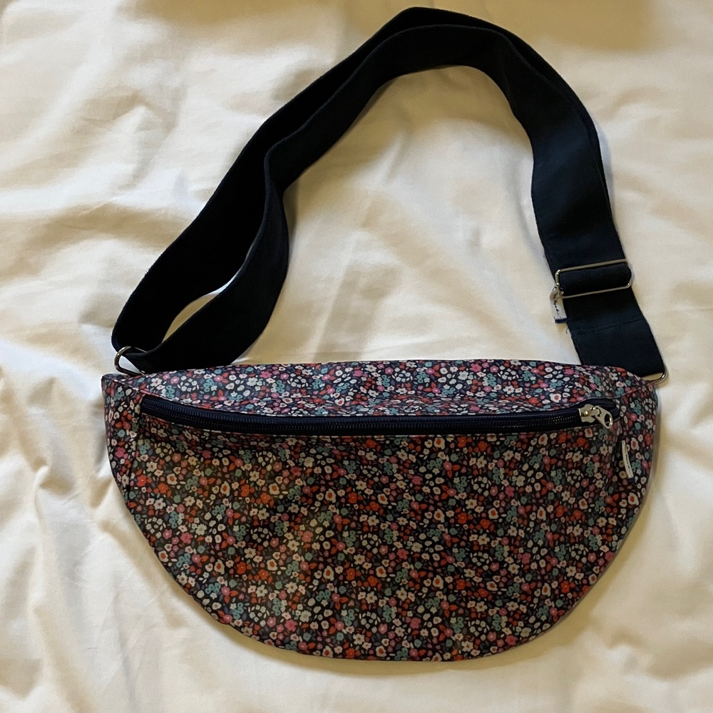 Crossbody bag